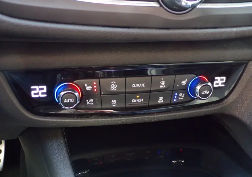 Opel-INSIGNIA Sport Tourer-GS Line PacK 2.0 DIESEL 174 BVA8 4x4 / AWD - 19 - Garage Dormoy Automobiles