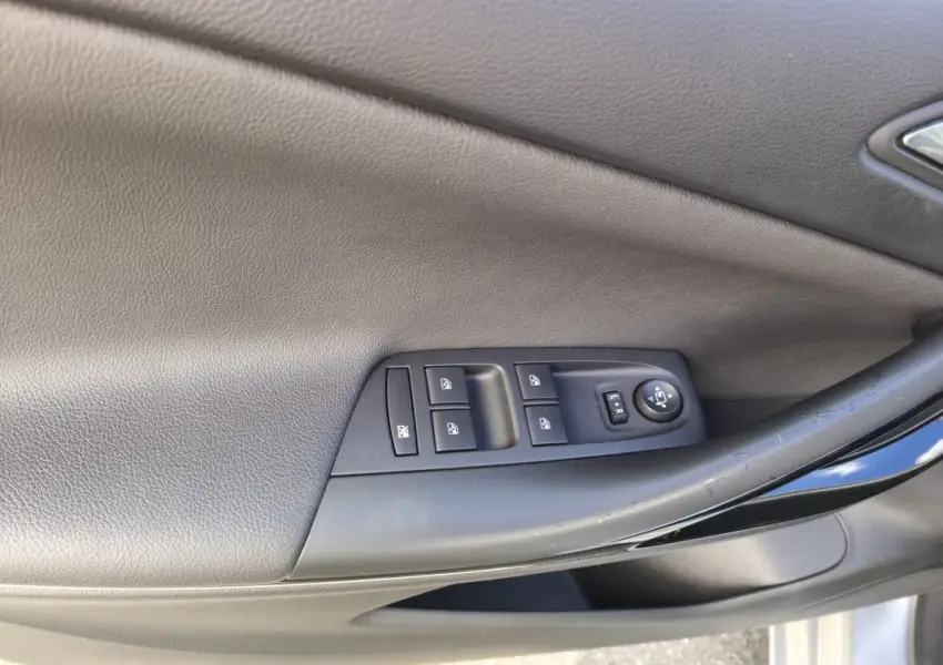 Opel-ASTRA Sport Tourer-Innovation 1.4 TURBO 150 BVA6 - 11 - Garage Dormoy Automobiles