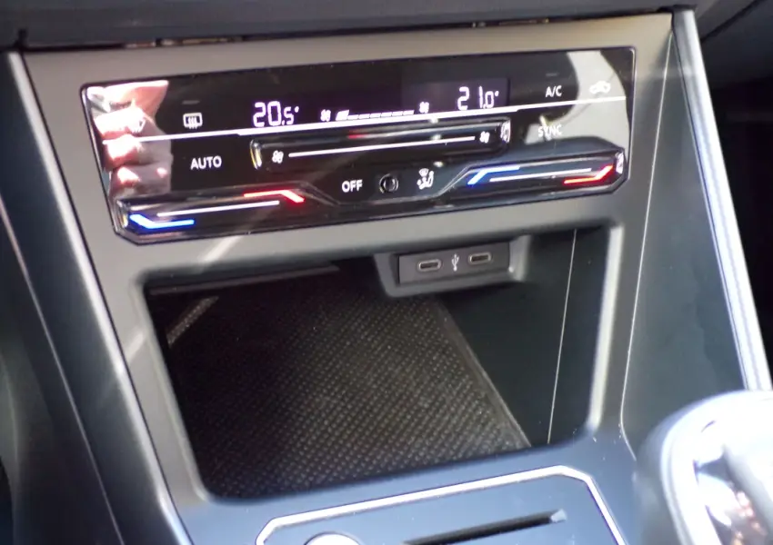 Volkswagen-POLO-VI 1.0 TSI 95 Ch BV6 R-Line - 18 - Garage Dormoy Automobiles