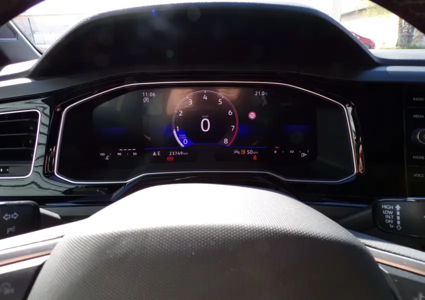 Volkswagen-POLO-VI 1.0 TSI 95 Ch BV6 R-Line - 20 - Garage Dormoy Automobiles