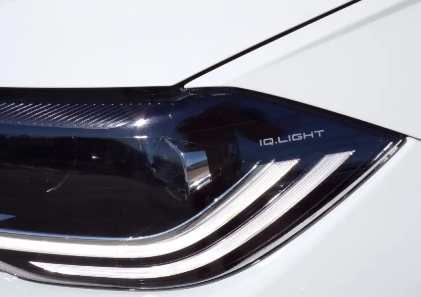 Volkswagen-POLO-VI 1.0 TSI 95 Ch BV6 R-Line - Garage Dormoy Automobiles