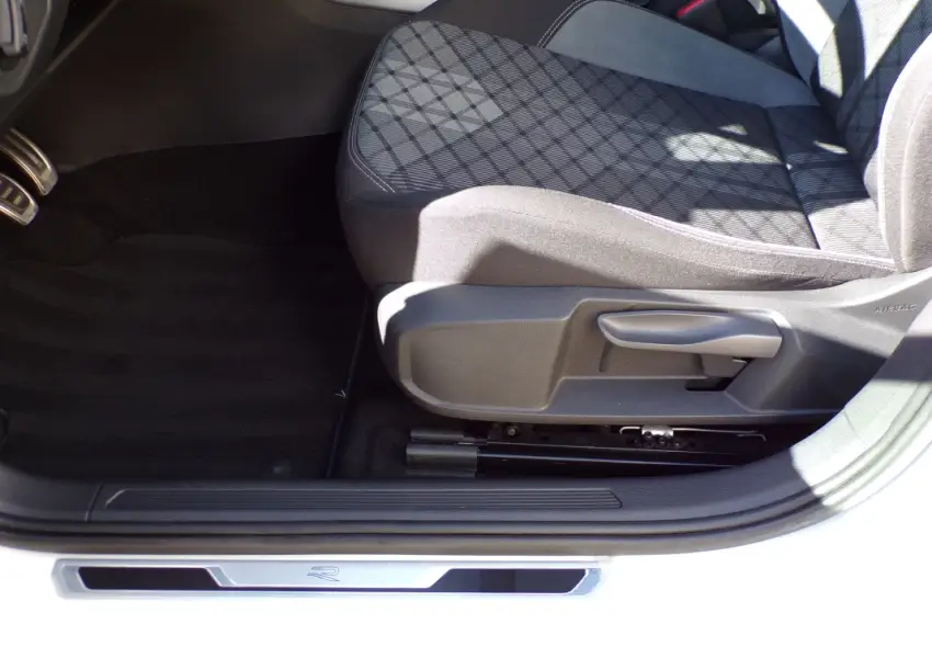 Volkswagen-POLO-VI 1.0 TSI 95 Ch BV6 R-Line - 6 - Garage Dormoy Automobiles