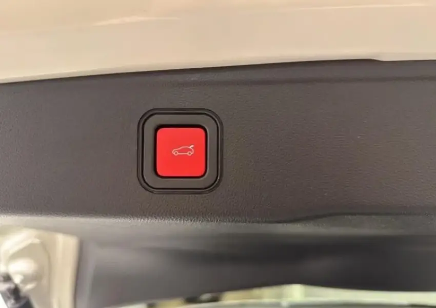 JEEP-AVENGER-1.2 TURBO 145 E-HYBRID 4XE 