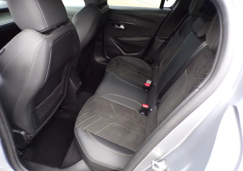 Peugeot-208-1.2 Hybrid 145 E-DCS 6 GT + Pack Executive - 6 - Garage Dormoy Automobiles