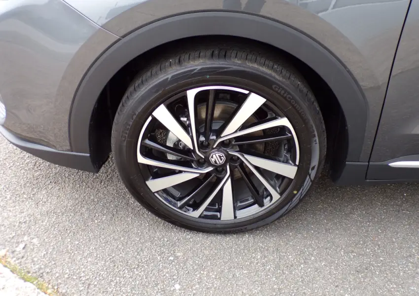 MG-ZS-1.5 Hybrid + 197 Ch Luxury - 4 - Garage Dormoy Automobiles